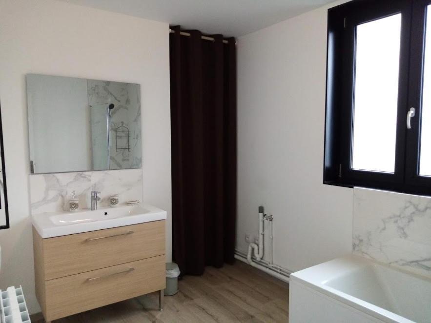 Duplex Agreable Et Spacieux 3 Chb Dont 1 Communicante Vendeville Exterior photo