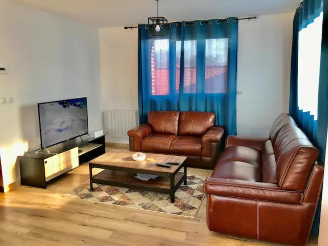 Duplex Agreable Et Spacieux 3 Chb Dont 1 Communicante Vendeville Exterior photo